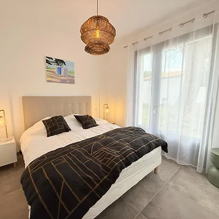 Maison Standing Pres De La Villa